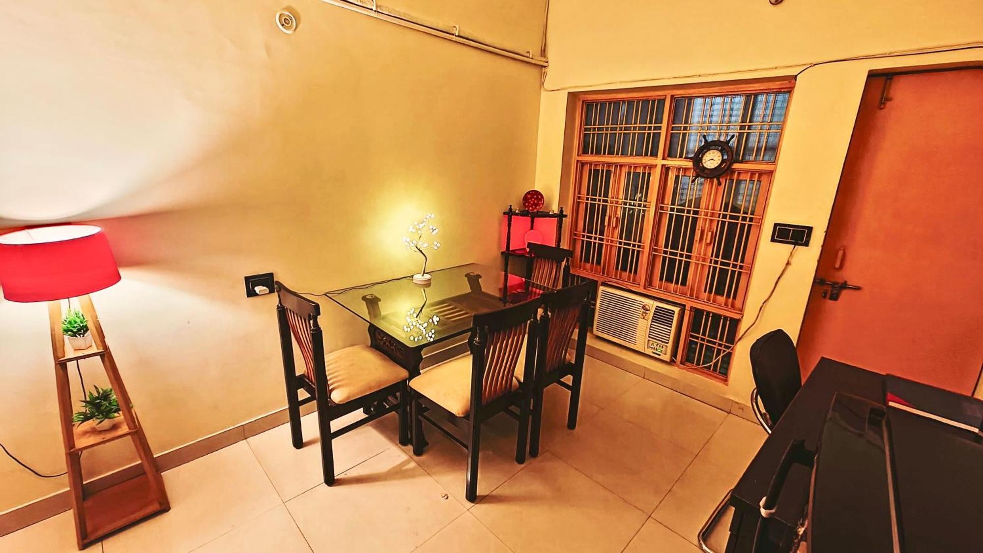 The Yellow House - Couple'S Getaway In Gomti Nagar- 1 Bhk Lucknow Esterno foto