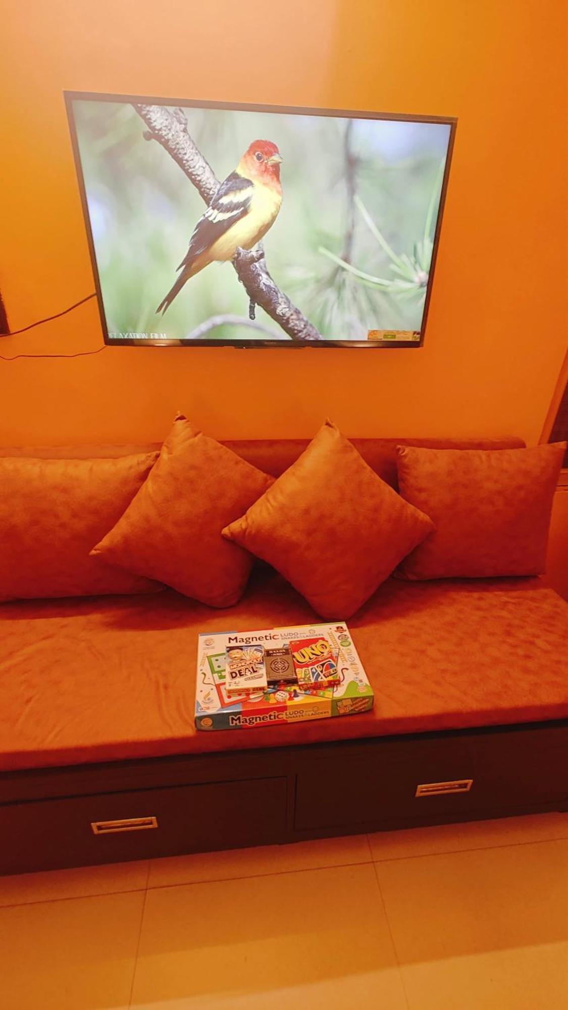 The Yellow House - Couple'S Getaway In Gomti Nagar- 1 Bhk Lucknow Esterno foto